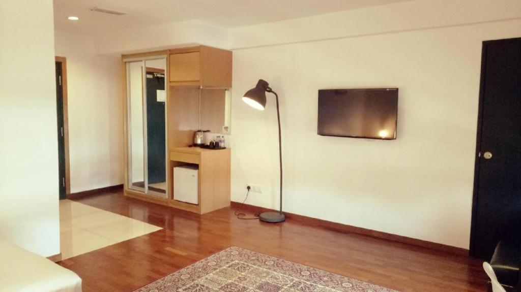Quayside Hotel 3*