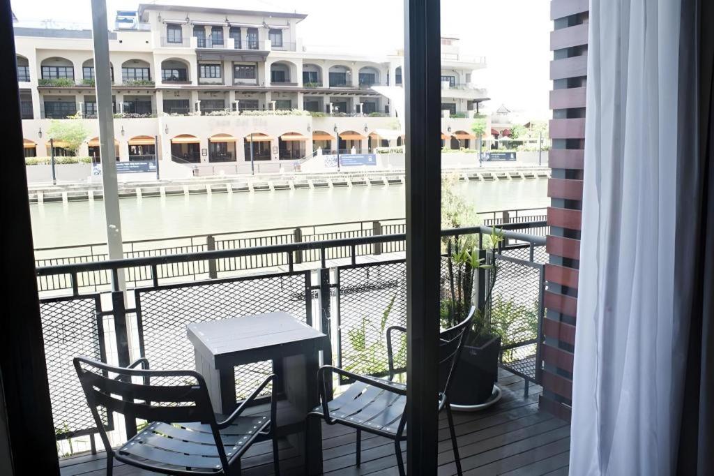 Quayside Hotel